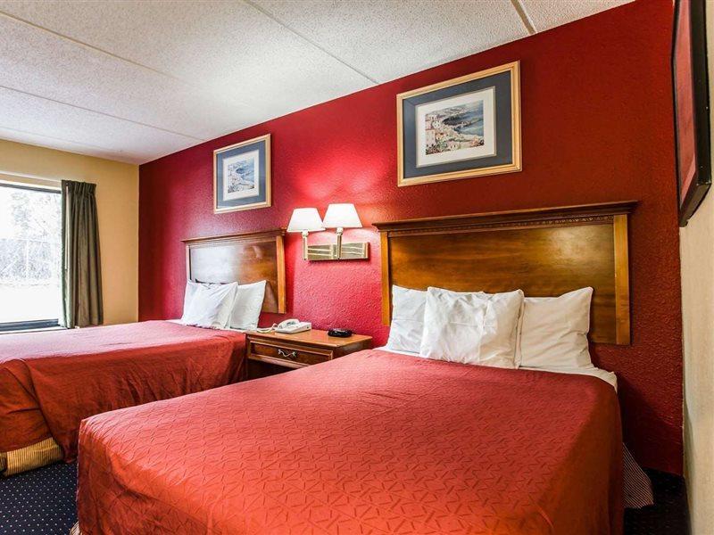 Rodeway Inn Charlotte Downtown Bagian luar foto