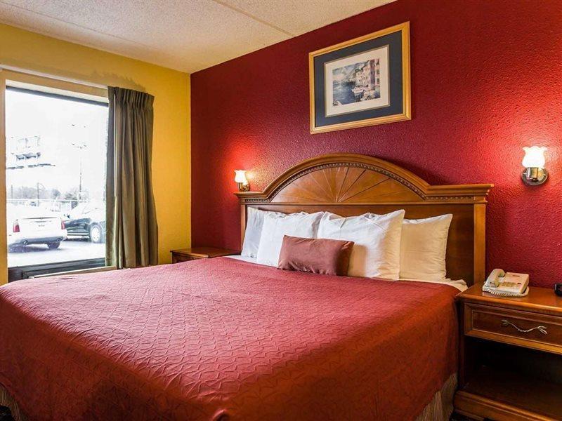 Rodeway Inn Charlotte Downtown Bagian luar foto