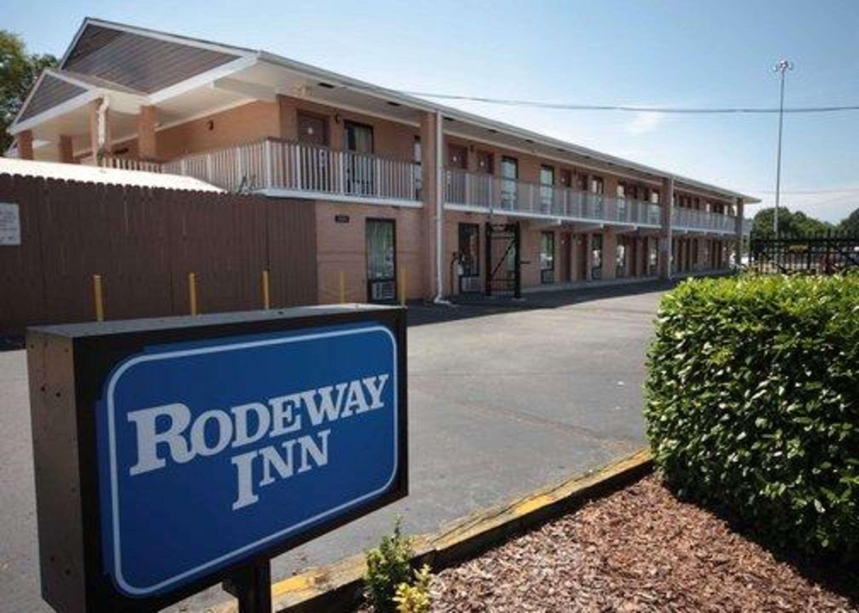 Rodeway Inn Charlotte Downtown Bagian luar foto