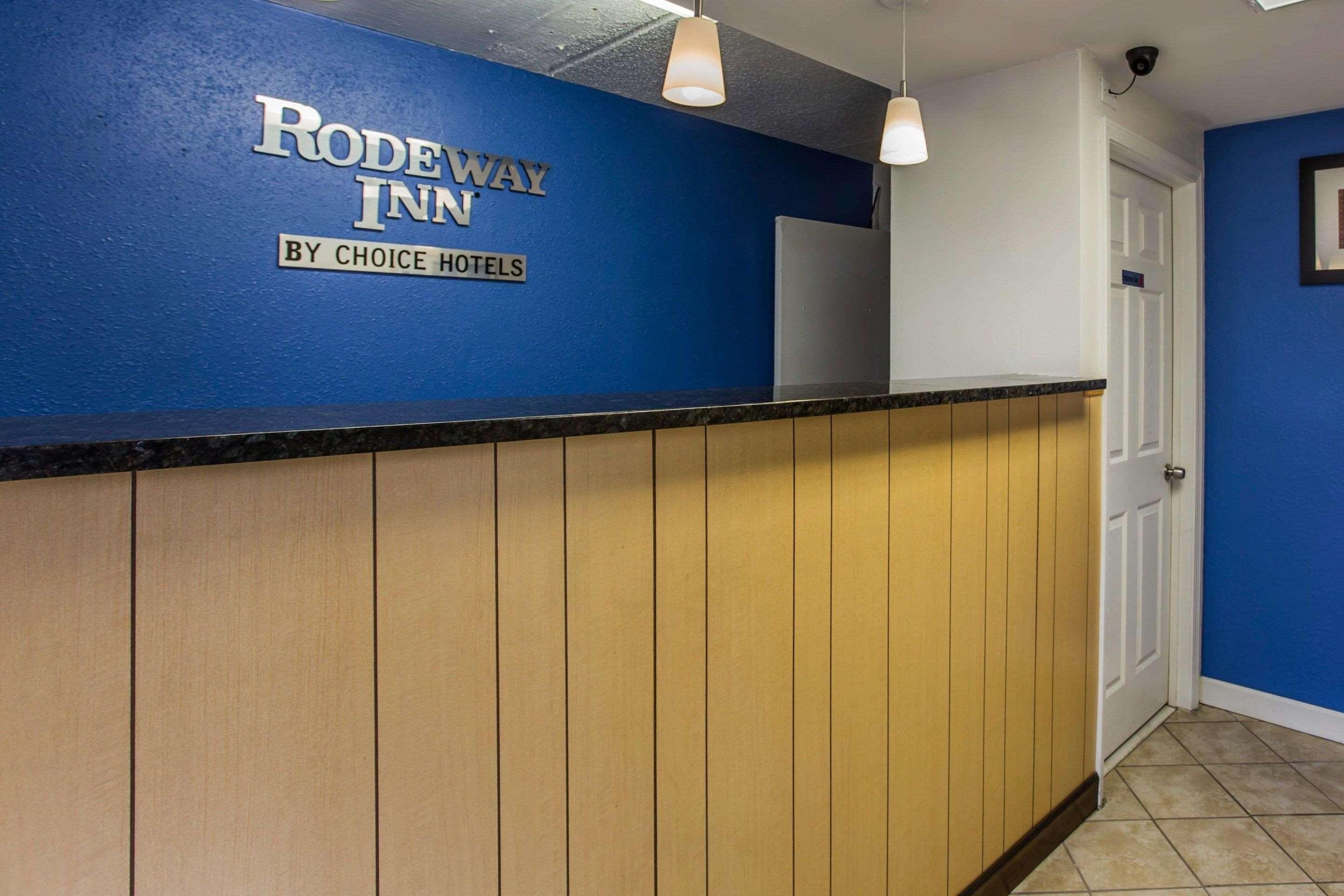 Rodeway Inn Charlotte Downtown Bagian luar foto
