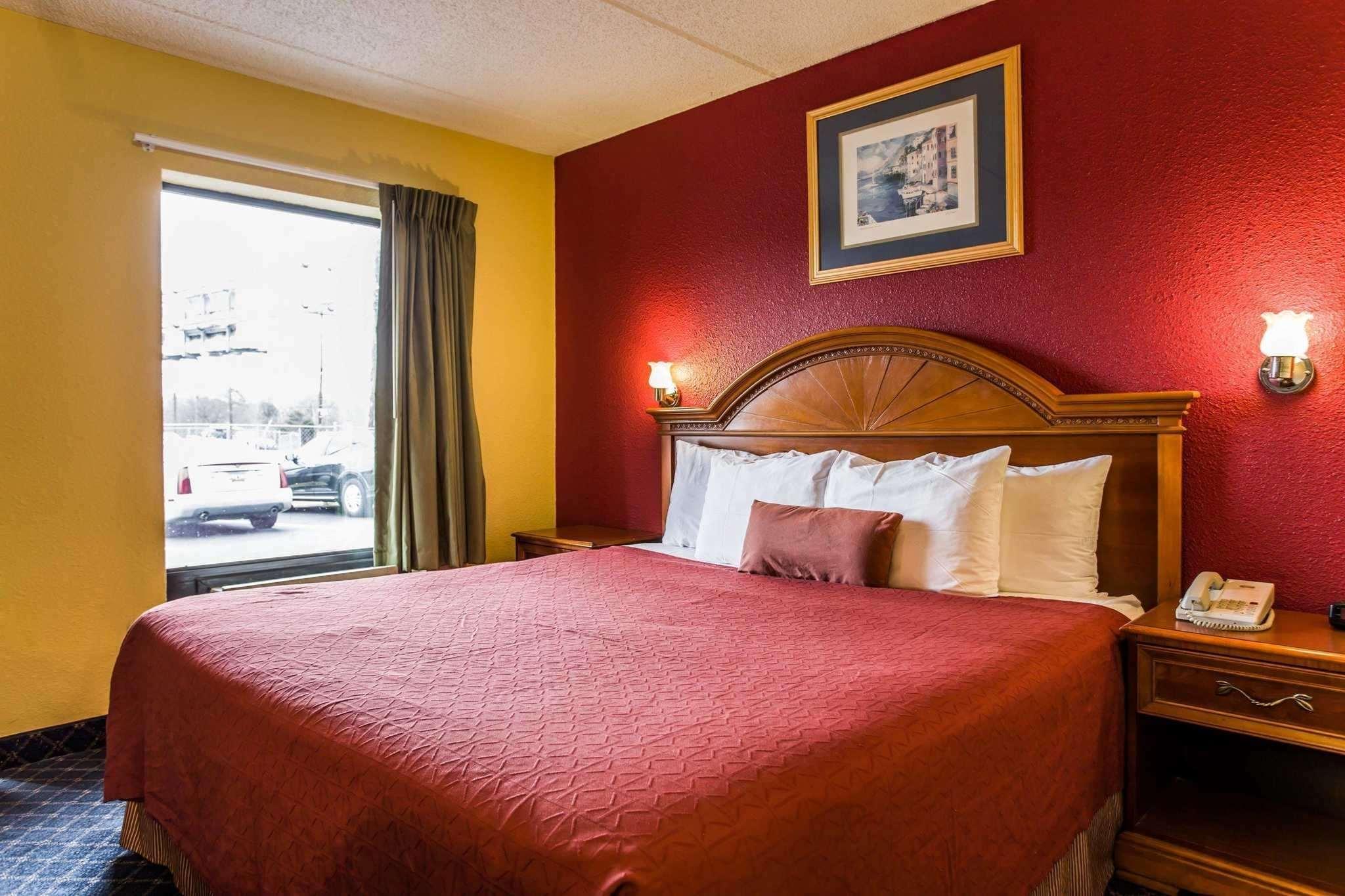 Rodeway Inn Charlotte Downtown Bagian luar foto