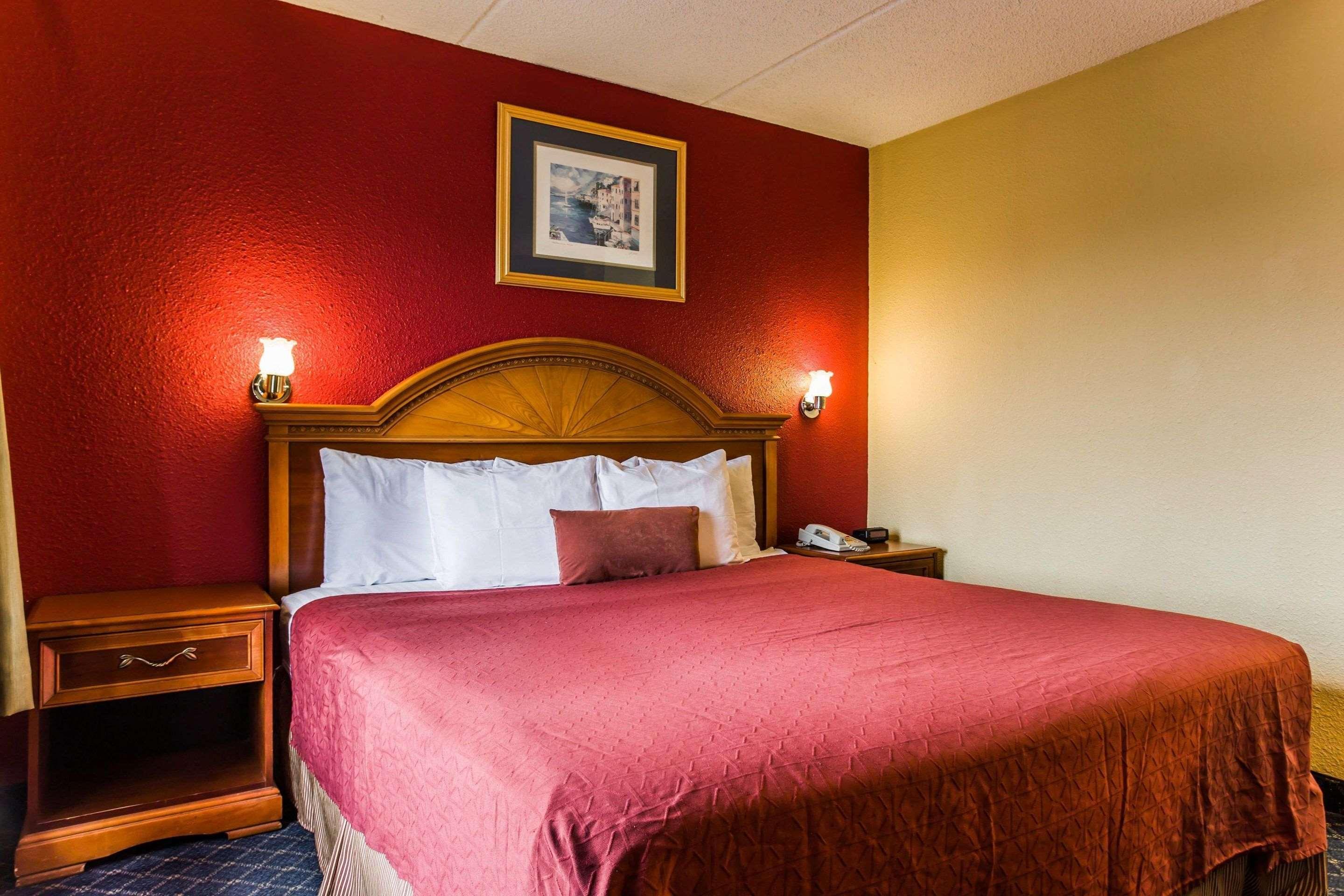Rodeway Inn Charlotte Downtown Bagian luar foto