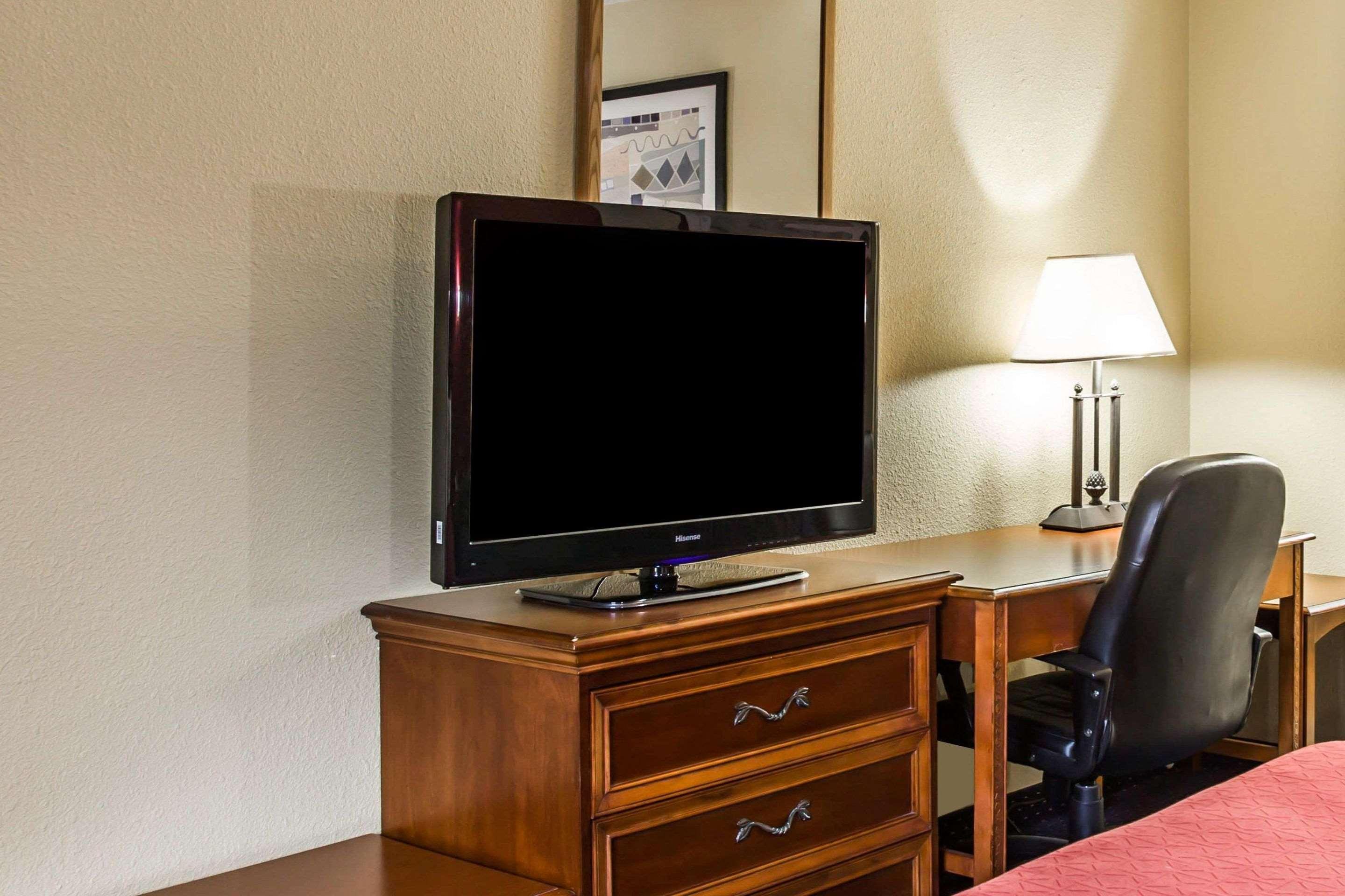 Rodeway Inn Charlotte Downtown Bagian luar foto