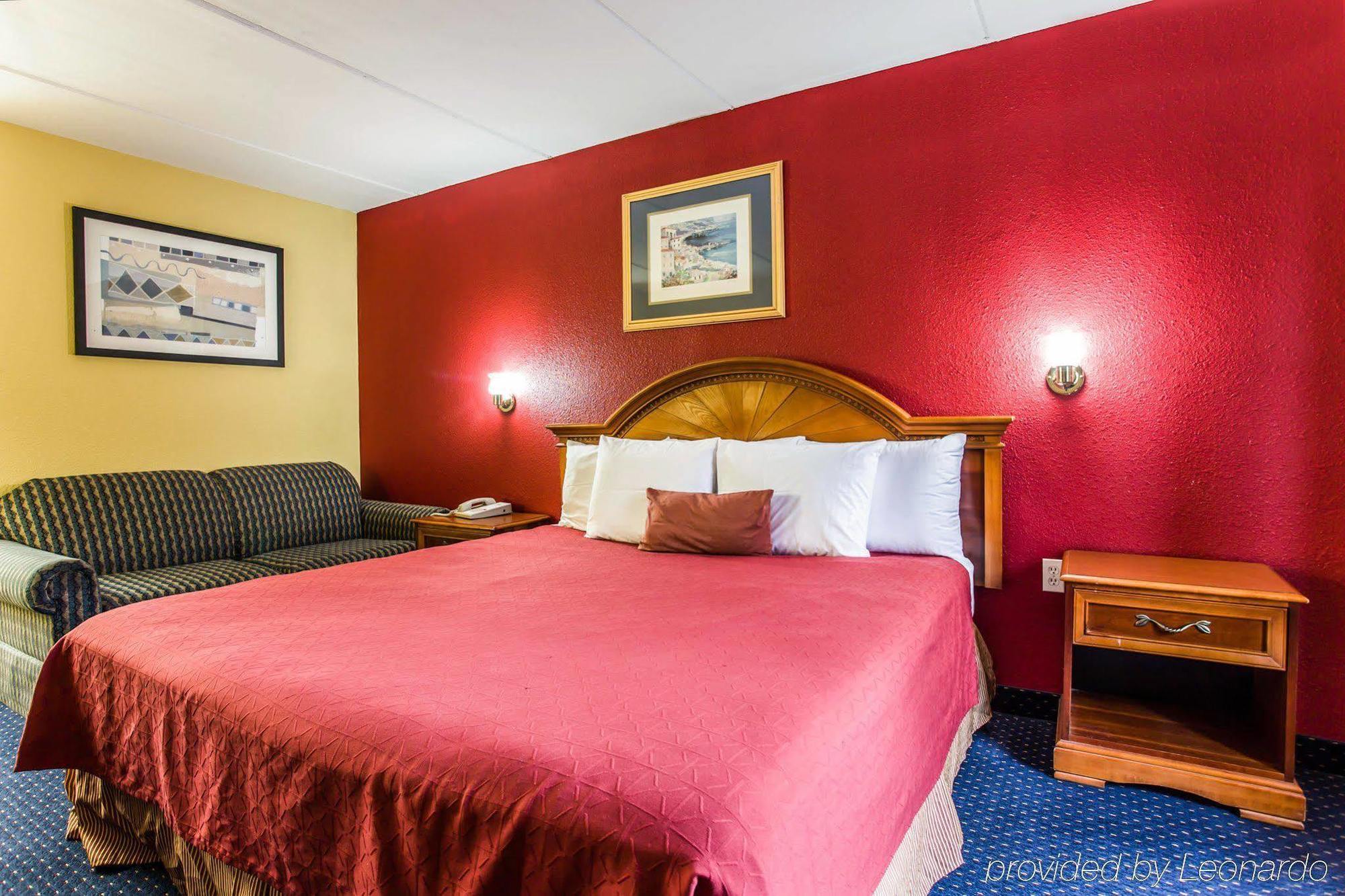 Rodeway Inn Charlotte Downtown Bagian luar foto