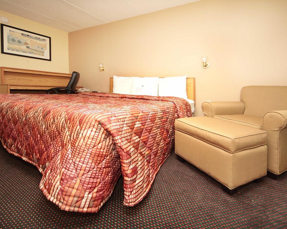 Rodeway Inn Charlotte Downtown Bagian luar foto