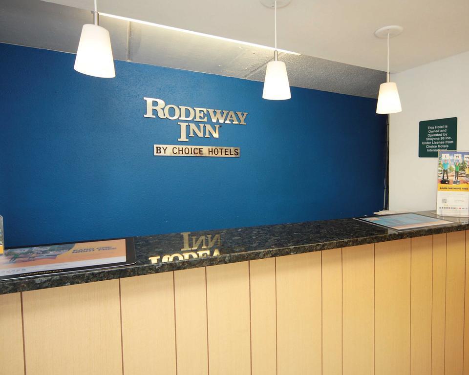Rodeway Inn Charlotte Downtown Bagian luar foto