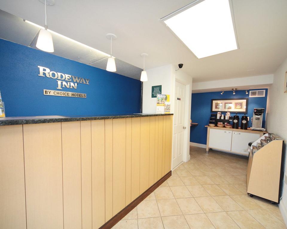 Rodeway Inn Charlotte Downtown Bagian luar foto
